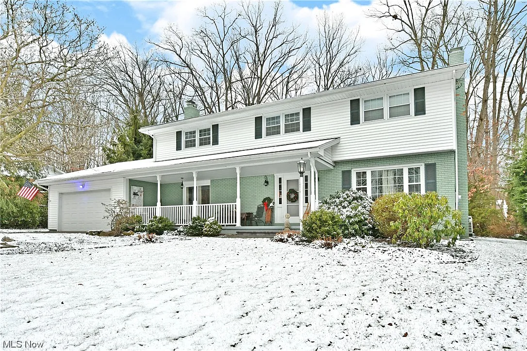 8548 Deer Creek Ln NE photo 1