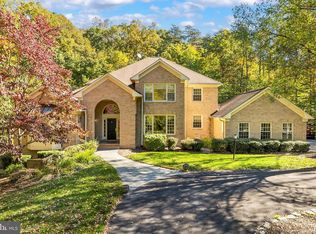 6645 Rutledge Dr, Fairfax Station, VA 22039