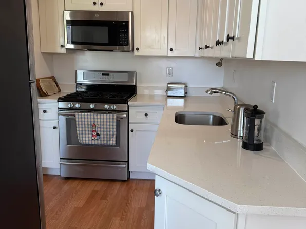 3626 Bayview Avenue image 7 of 32