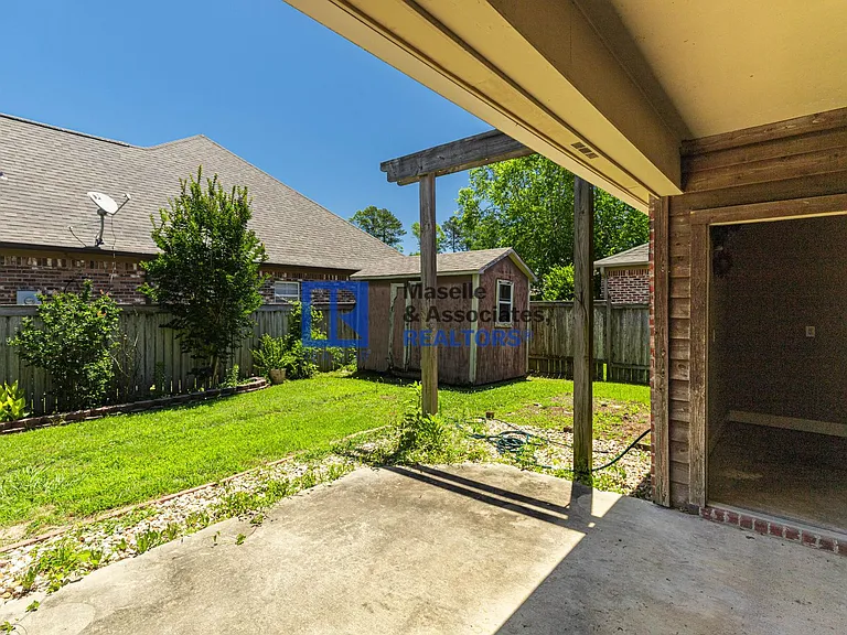 213 Provonce Park — Photo 40