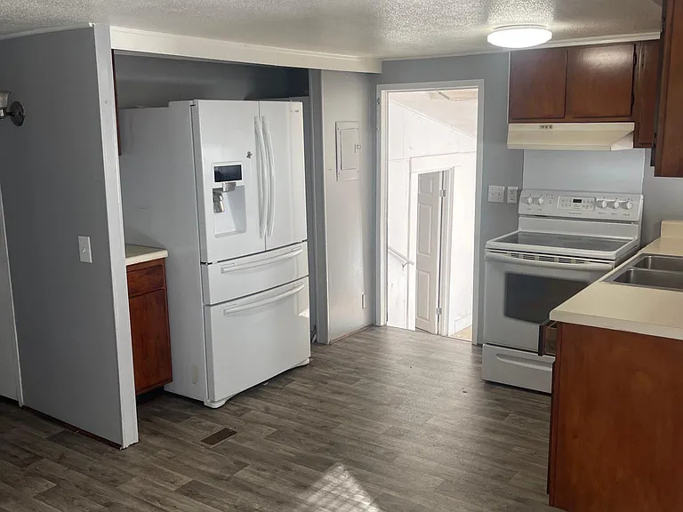 108 Grafton Dr — Photo 11