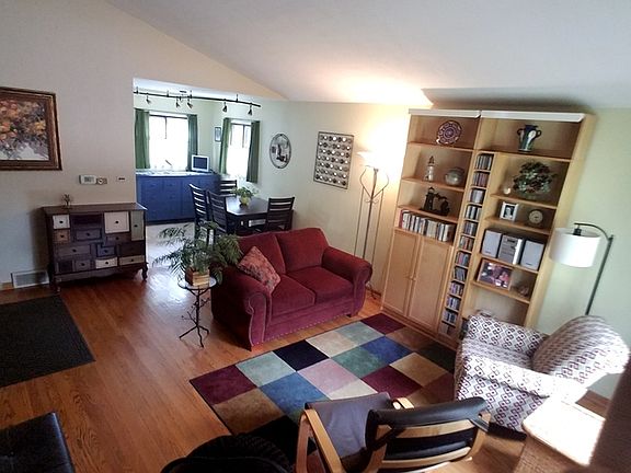 2nd image of 438 N Harvard Ave