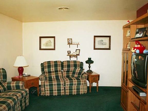 3rd image of 7774 Columbus Pike