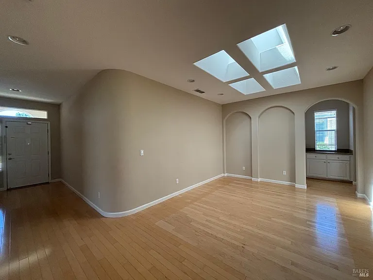 505 Marianna Pl — Photo 9