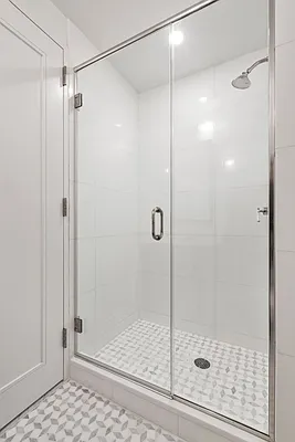 Rented by BLU Real Estate | media 18