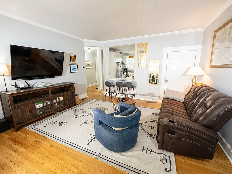 435 10th St NE #19 — Photo 4
