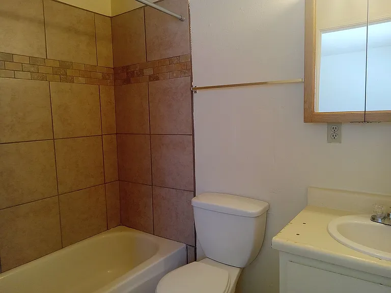 1912 Alvarado Dr NE #A-J — Photo 5