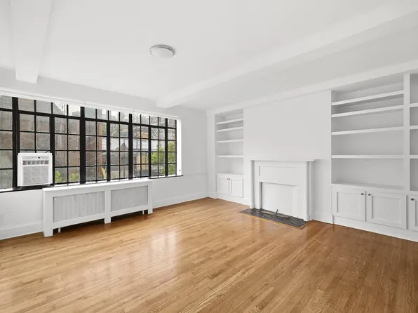 433 West 21st Street image 1 of 20
