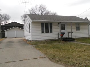 7 Southampton Ct, Newton, IA 50208