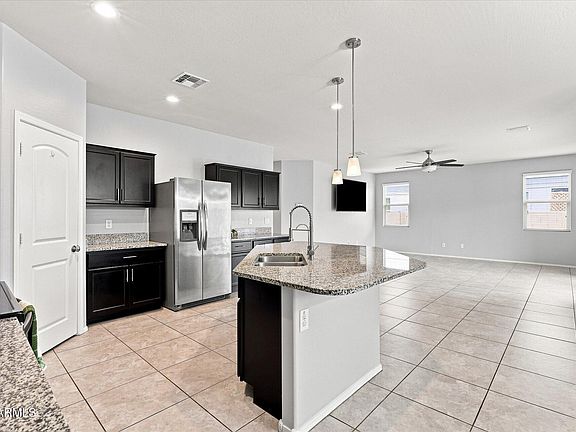 3rd image of 4952 E CHROMIUM Road