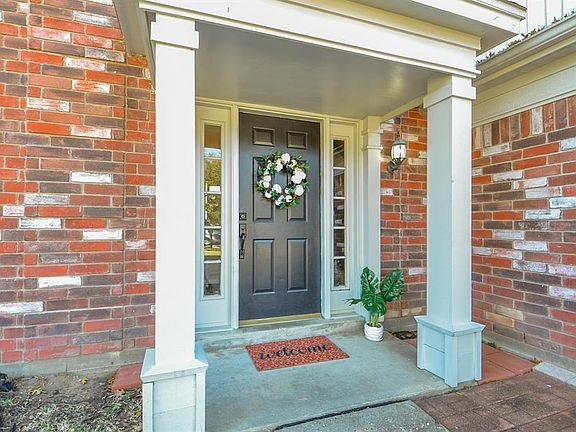 Nicely maintained, this 2-story home greats you with light and airy spaces, plenty of storage and updated finishes. Let's take a look inside ....