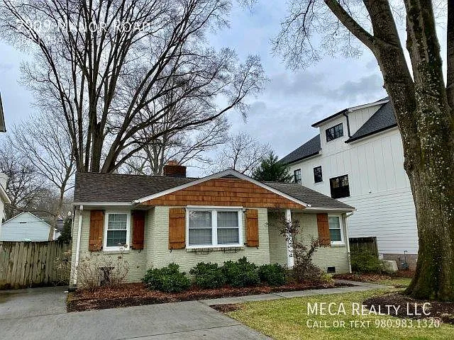 2909 Manor Road — Photo 1