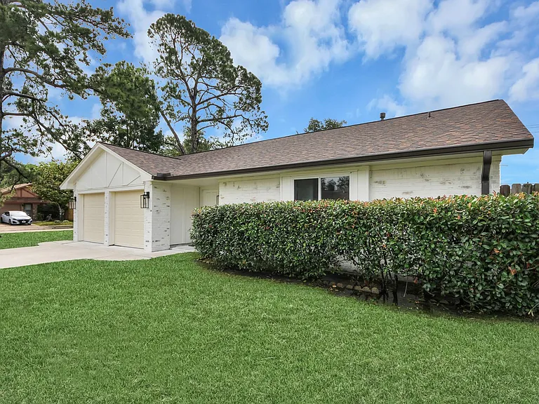 7403 Shady Arbor Ln — Photo 5