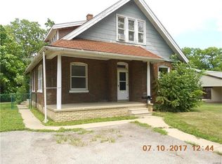 821 2nd St, Highland, IL 62249