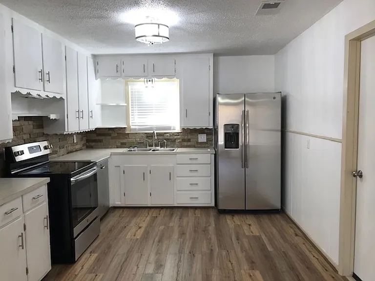 742 S La Salle Dr — Photo 13