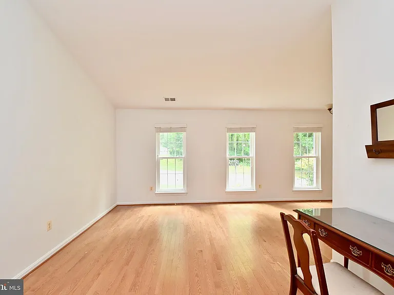 10048 Wood Sorrels Ln — Photo 6