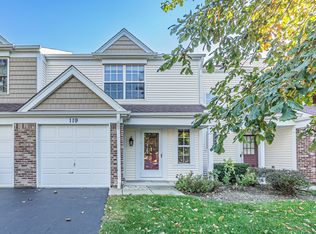 119 E Shag Bark Ln #B, Streamwood, IL 60107