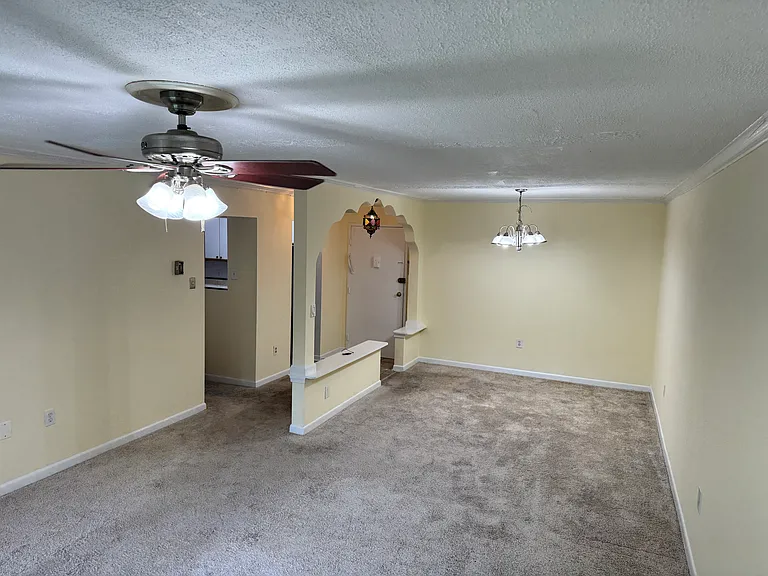 7420 Lakeview Dr #207 — Photo 1