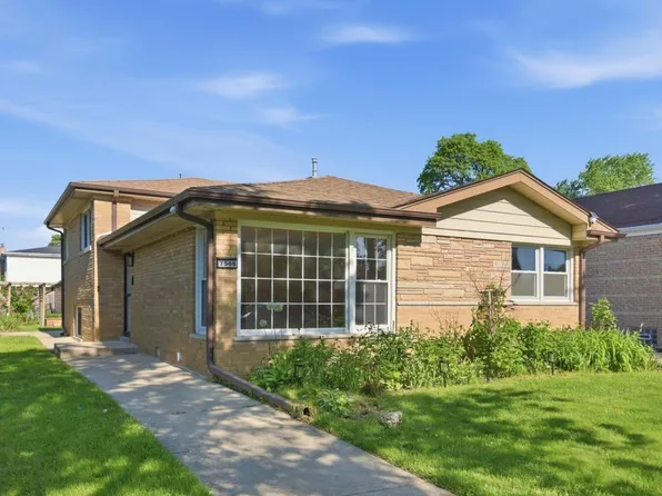 7506 Kilbourn Ave, Skokie, IL 60076