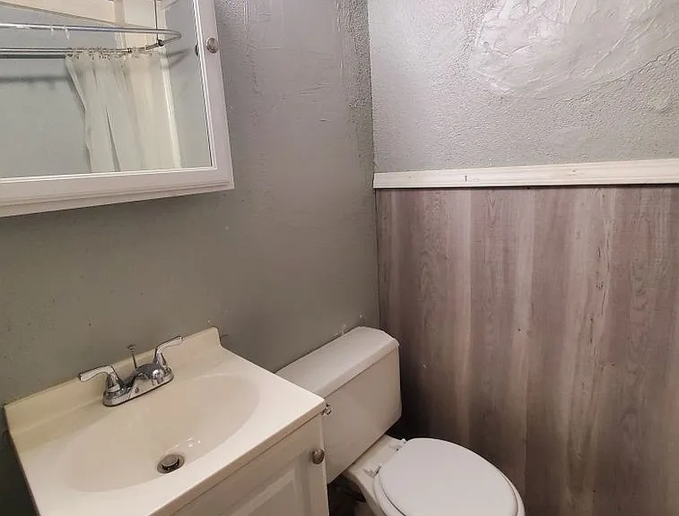 2205 Jones St — Photo 11
