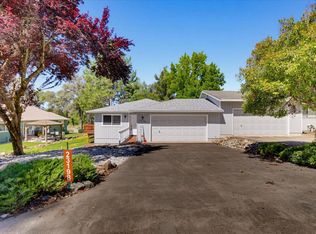23198 Lone Pine Dr, Auburn, CA 95602