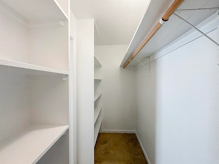 255 E 5th Ave — Photo 31