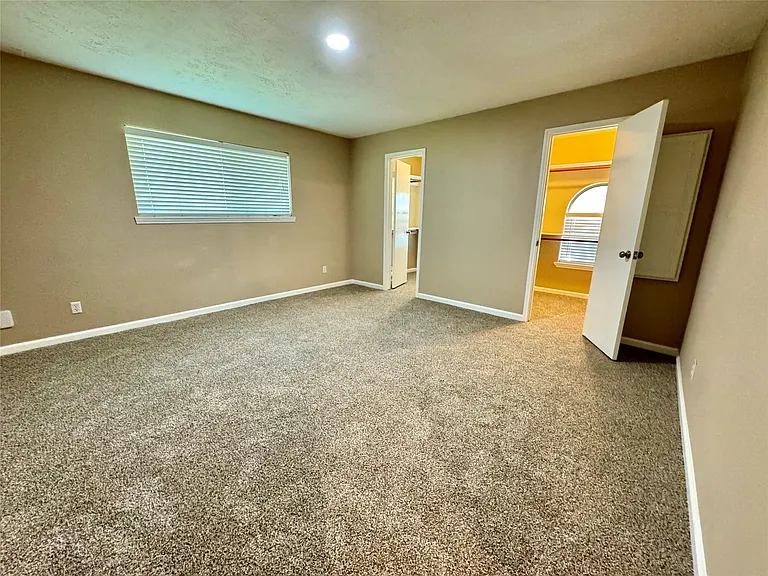 28922 Savannah Dr — Photo 9