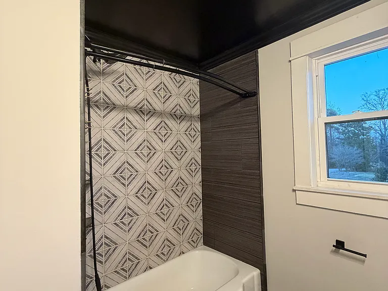 523 E Georgia St — Photo 14
