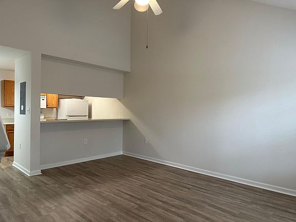 2nd image of 2738 W Tharpe St APT 1506