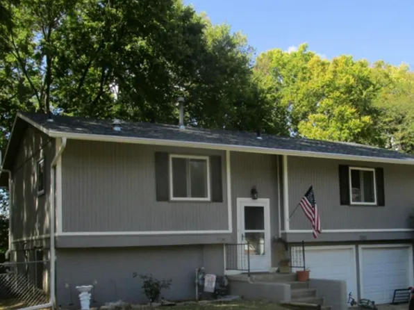 900 N School Ct, Auburn, KS 66402