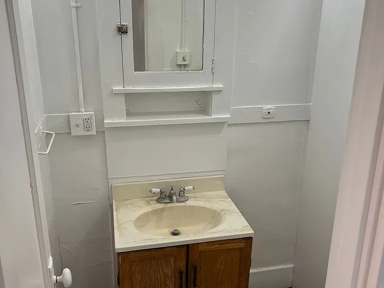 420 S 6th Ave — Photo 10