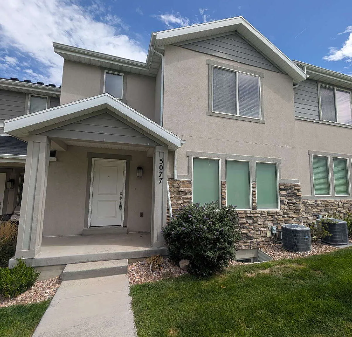 3 bed, 2.5 bath, 2496 sqft, $2,395 — Photo 1