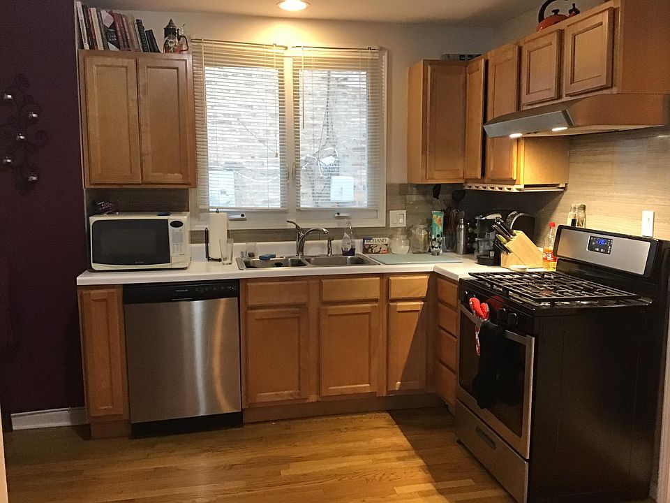 1st image of 3859 N Whipple St APT 1R