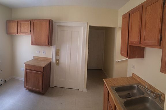 5th image of 820 Lenox Ave