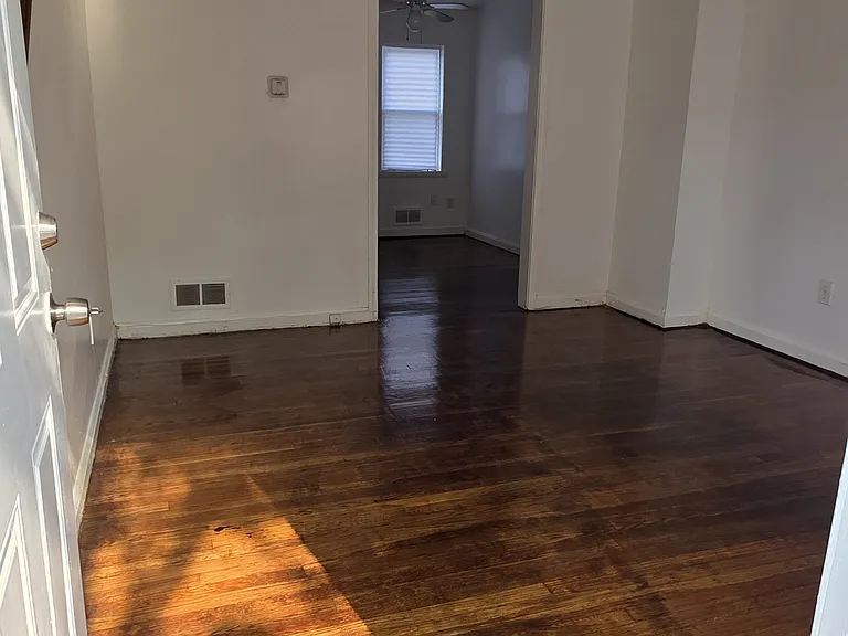 1005 Cameron Rd — Photo 3