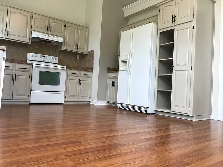 14710 Hardy St — Photo 17