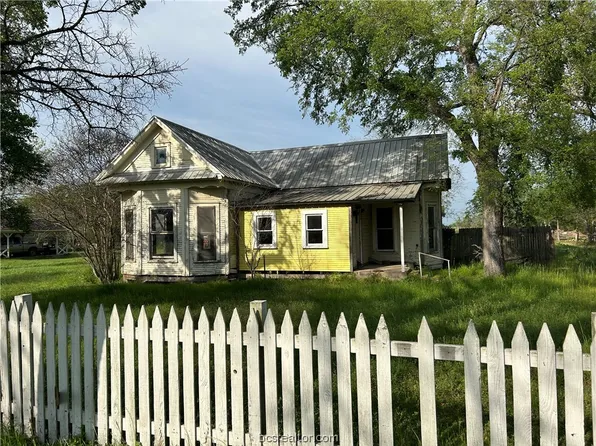 8208 Fm 141, Dime Box, TX 77853