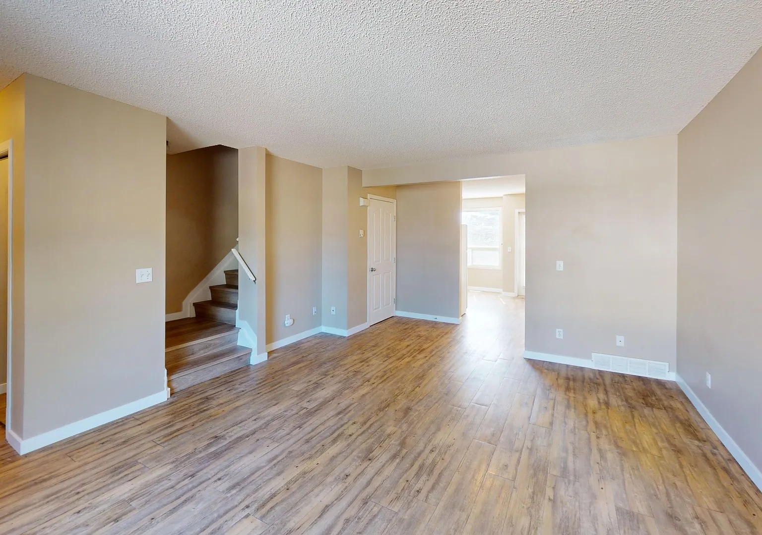 111 Tarawood Ln NE — Photo 3