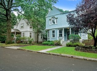 7 Valley Pl, Montclair, NJ 07043