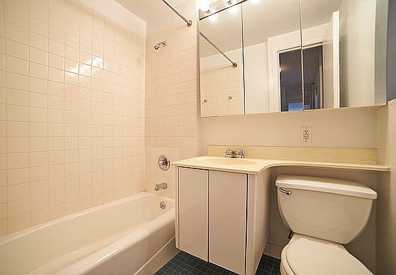 4th image of 316 E 82nd St APT 4FW