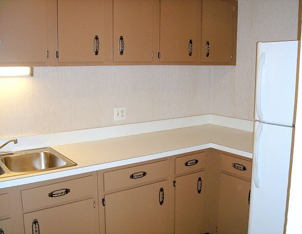 Kitchen - Ample Cabinets!
