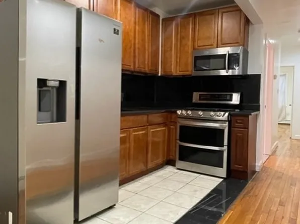 659 Dekalb Avenue image 1 of 9