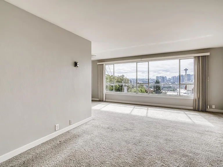 Skyline House — Photo 15