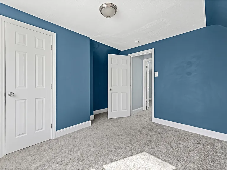 20220 Kenosha St — Photo 5