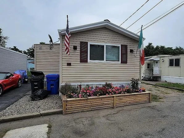 245-53 Manton St, Pawtucket, RI 02861
