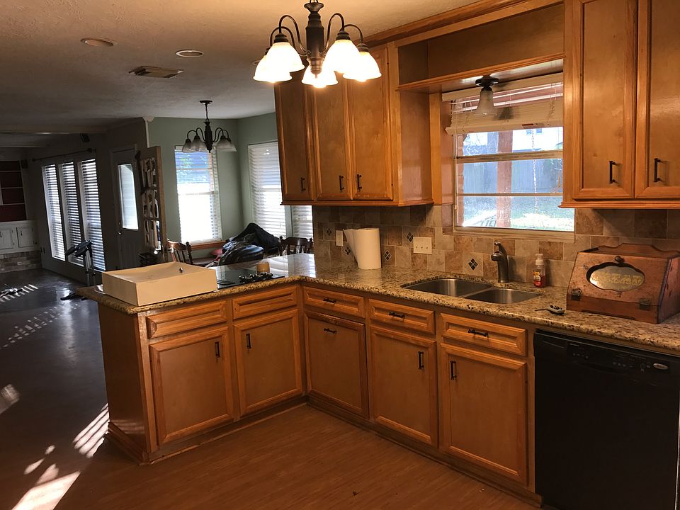 1st image of 5718 Upper Lake Dr