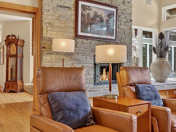 5th image of 8215 Amber Cove Dr