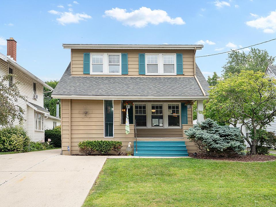1st image of 422 Forest St