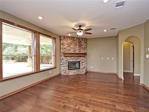 5th image of 1922 Savannah Dr