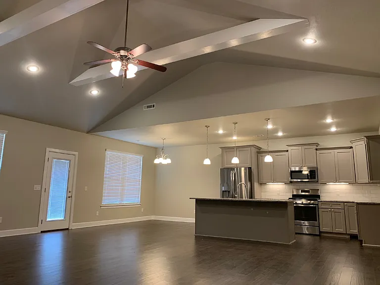 1513 Crestwood Hills Ln — Photo 4